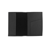 Reisepass-Hülle aus genarbten Leder in schwarz von Mersor Studio